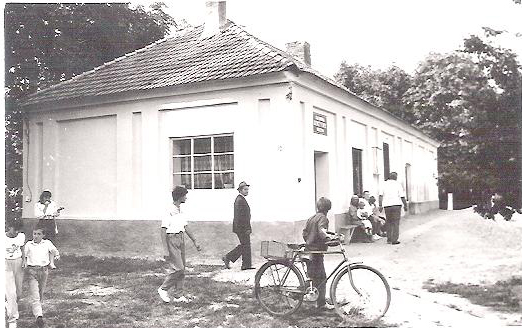 Az első Kazinczy emlékszobának helyt adó volt református fiúiskola épülete