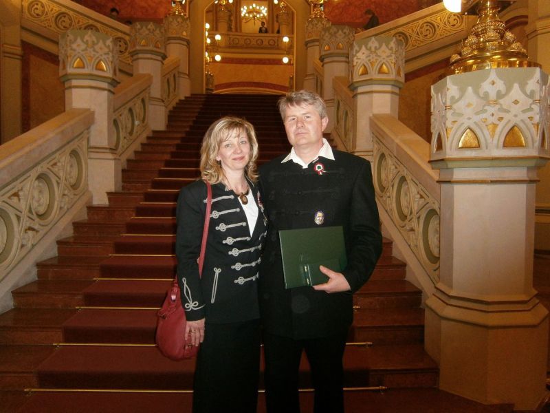 Smídt Róbert és felesége a Parlamentben